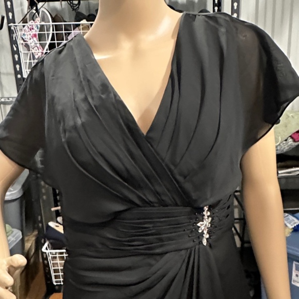 Elegant Black Wedding Dress featuring V neck gathered waist design